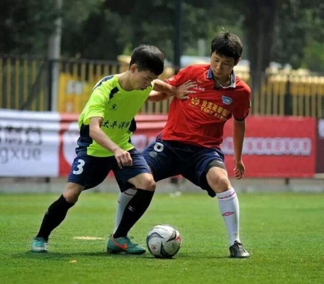 CHINA Professioneel Duurzaam Voetbal Kunstmatig Gras 5/8 Duim Maat Vrije Steekproef leverancier