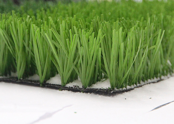 CHINA Gepatenteerde Hoogte - Kunstmatig Gras 50mm van het dichtheidsvoetbal Tweekleurige hoogst duurzame 13000Dtex leverancier