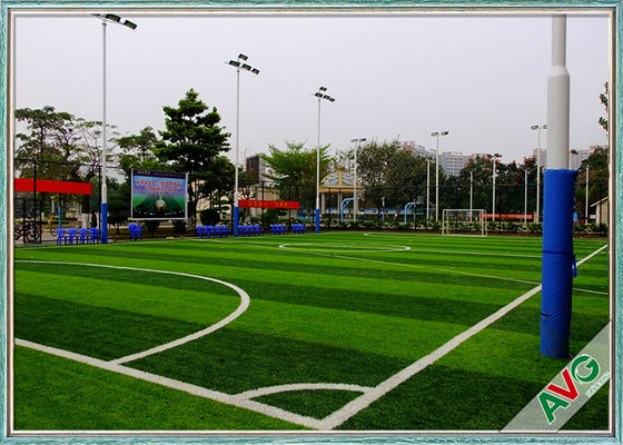 CHINA 5M Roll Width Football het Synthetische Kunstmatige Gras van het Gras Vlotte/Zachte Voetbal leverancier