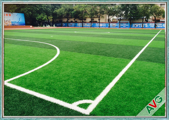 CHINA ISO 14001 Voetbal Synthetisch Gras 13000 Dtex voor Professioneel Voetbalgebied leverancier