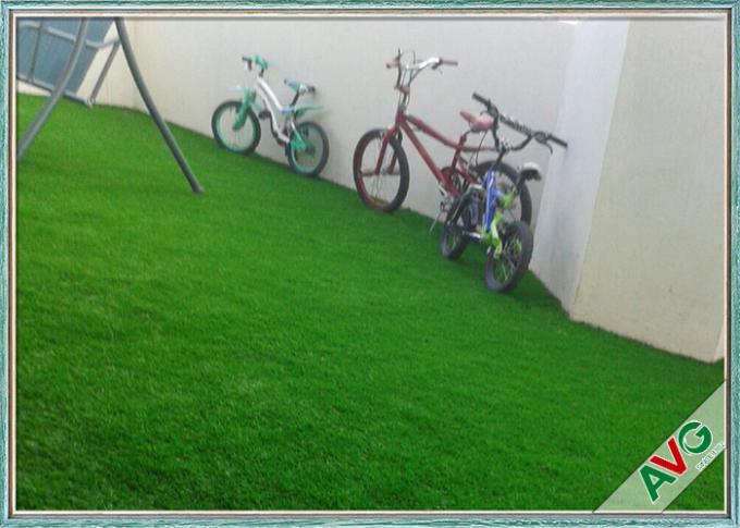 Het perfecte van de de Kleuterschoolspeelplaats van de Huidbescherming Synthetische Gras Gekleurde Gras 0
