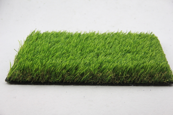 CHINA Hoge 50mm - het Tapijttuin van het dichtheids het Groene Gras Plastic Modelleren leverancier