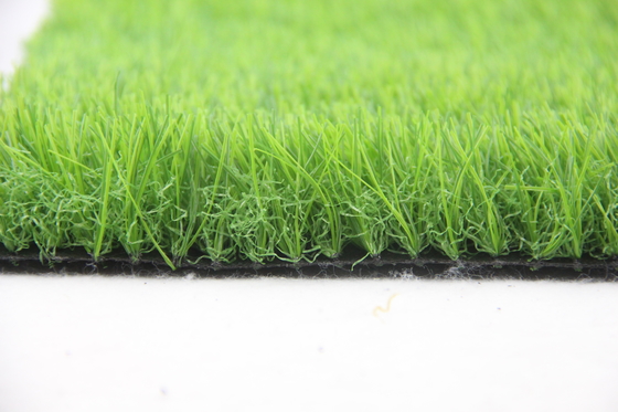 CHINA Broodje 30MM van het schurings Bestand Kunstmatig Synthetisch Gras voor Tuin leverancier