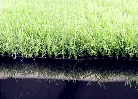 CHINA 55mm het Duurzame Echte Kijken de Tapijten Hoge Elasticiteit van het Tuin Kunstmatige Gras leverancier