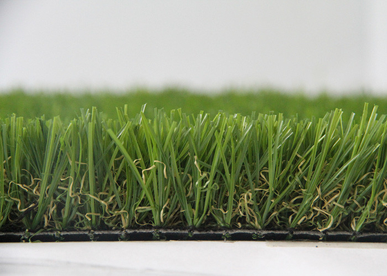 CHINA Het natuurlijke Kijken Openlucht Synthetisch Gras die Vals Gazongras Vriendschappelijke Eco modelleren leverancier