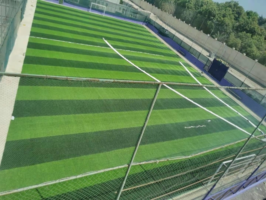 CHINA AVG-Gras 50mm gazon van het Voetbal het Kunstmatige Gras voor Voetbalgebieden leverancier