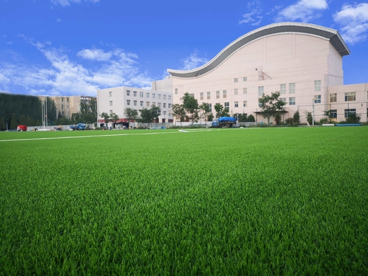 CHINA Kunstmatig Gras 4070mm van het Grashonkbal Voetbalgras voor Voetbalgrond leverancier