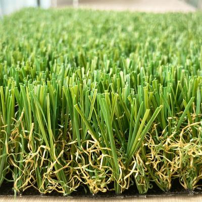 CHINA Goede Stijfheid Gras van het 45mm Hoogte het Kunstmatige Gras voor het Modelleren van Tuin leverancier