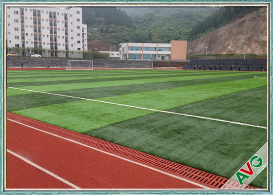 CHINA SGS Gemakkelijk het Gras Kunstmatig Gras van de Onderhoudsvoetbal met pp + Netto Steun leverancier