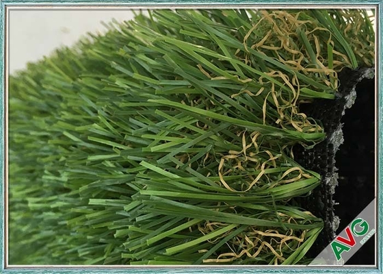 CHINA Groot Weeraanpassingsvermogen die Kunstmatig Gras modelleren 7 Jaar Garantie leverancier