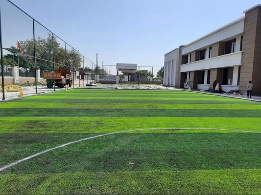 45mm van het het Voetbalgras van het Fabrieksgebied het Kunstmatige Tapijt van het de Voetbalgras voor Verkoop leverancier