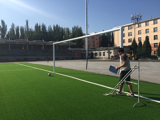 Het kunstmatige Gras van de het Grasvoetbal van het Grashonkbal voor Voetbalgrond 60mm leverancier